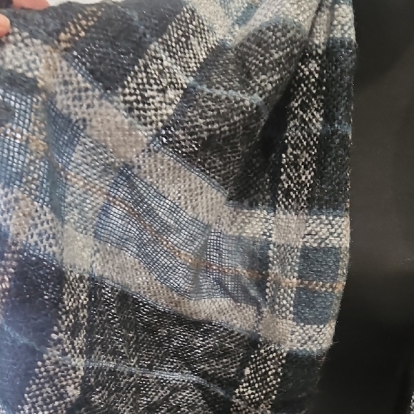 LOFT Monochrome Textured Scarf - Picture 5 of 5